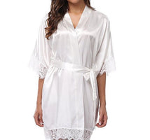 Peignoir Satiné en Dentelle
