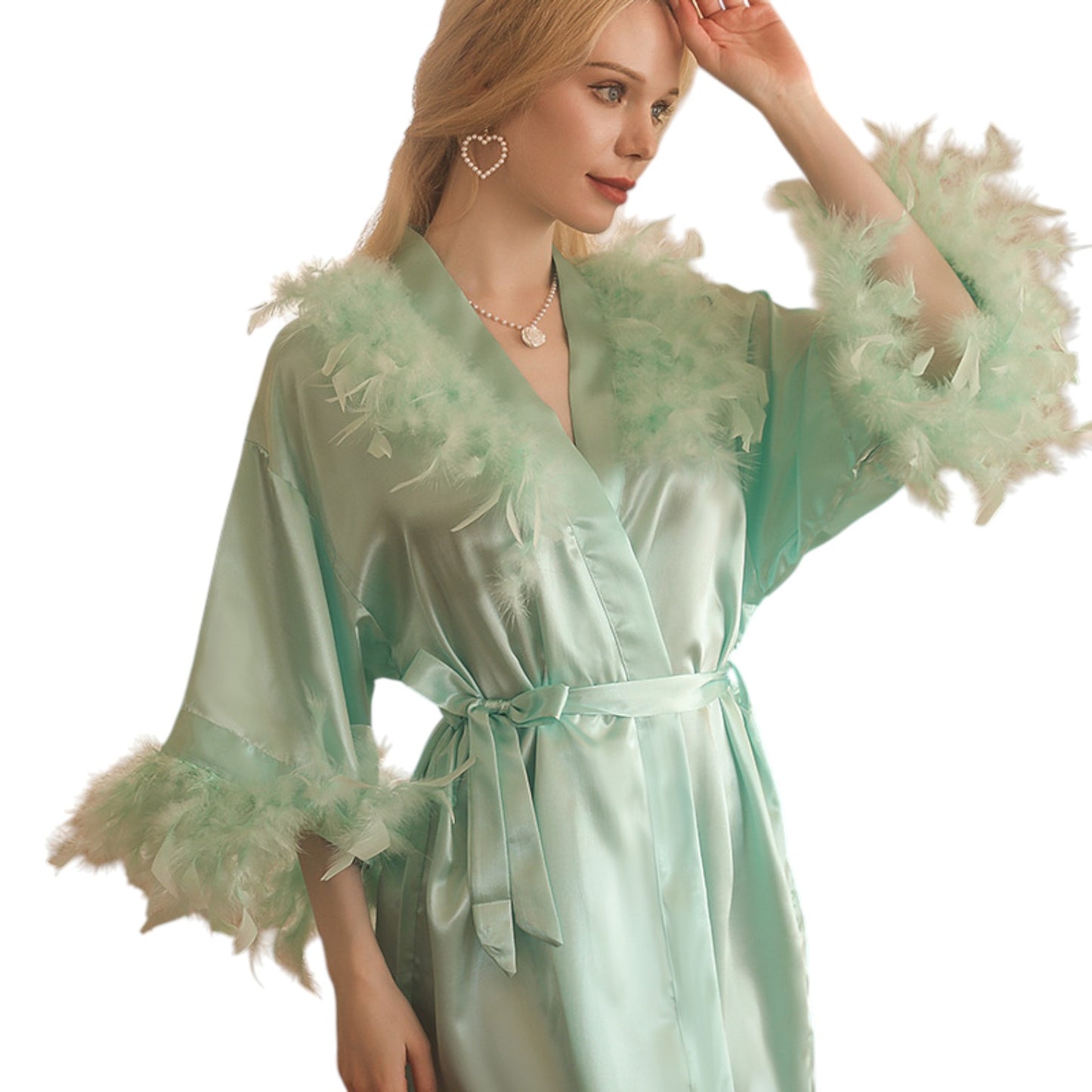 Peignoir Satiné à Plumes