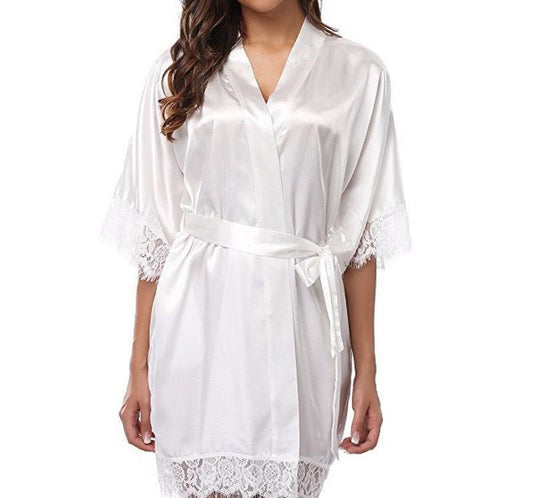 Peignoir Satiné en Dentelle